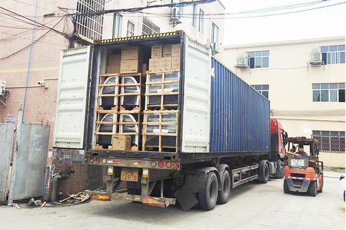 kasus perusahaan terbaru tentang Dua kontainer kulkas komersial dan freezer untuk Timur Tengah