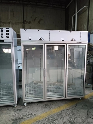Komersial Minuman Tampilan Kulkas 3 Pintu Kaca vertikal Chiller 110V 60Hz