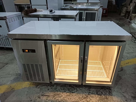 Meja meja komersial dengan lemari es pintu kaca