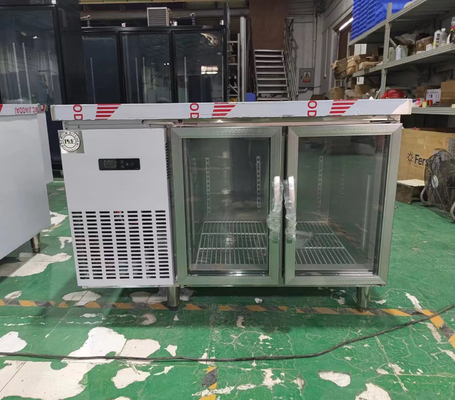 Meja meja komersial dengan lemari es pintu kaca