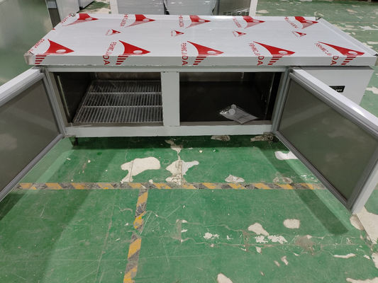 Pendinginan Tipe Amerika Di Bawah Meja Kerja Pendinginan Dapur Disesuaikan 110V