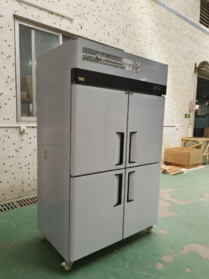 Komersial 4-pintu vertikal Freezer Stainless Steel Reach-in Freezer Bakery Kulkas dengan Tray